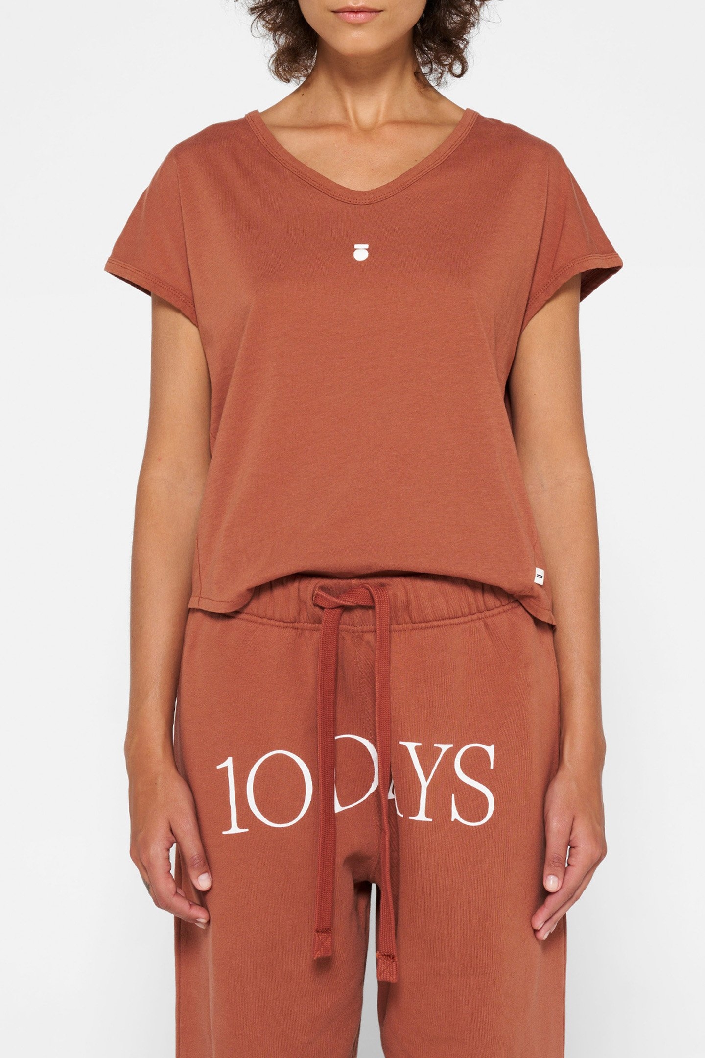 TEE MEDAL SADDLE BROWN 1