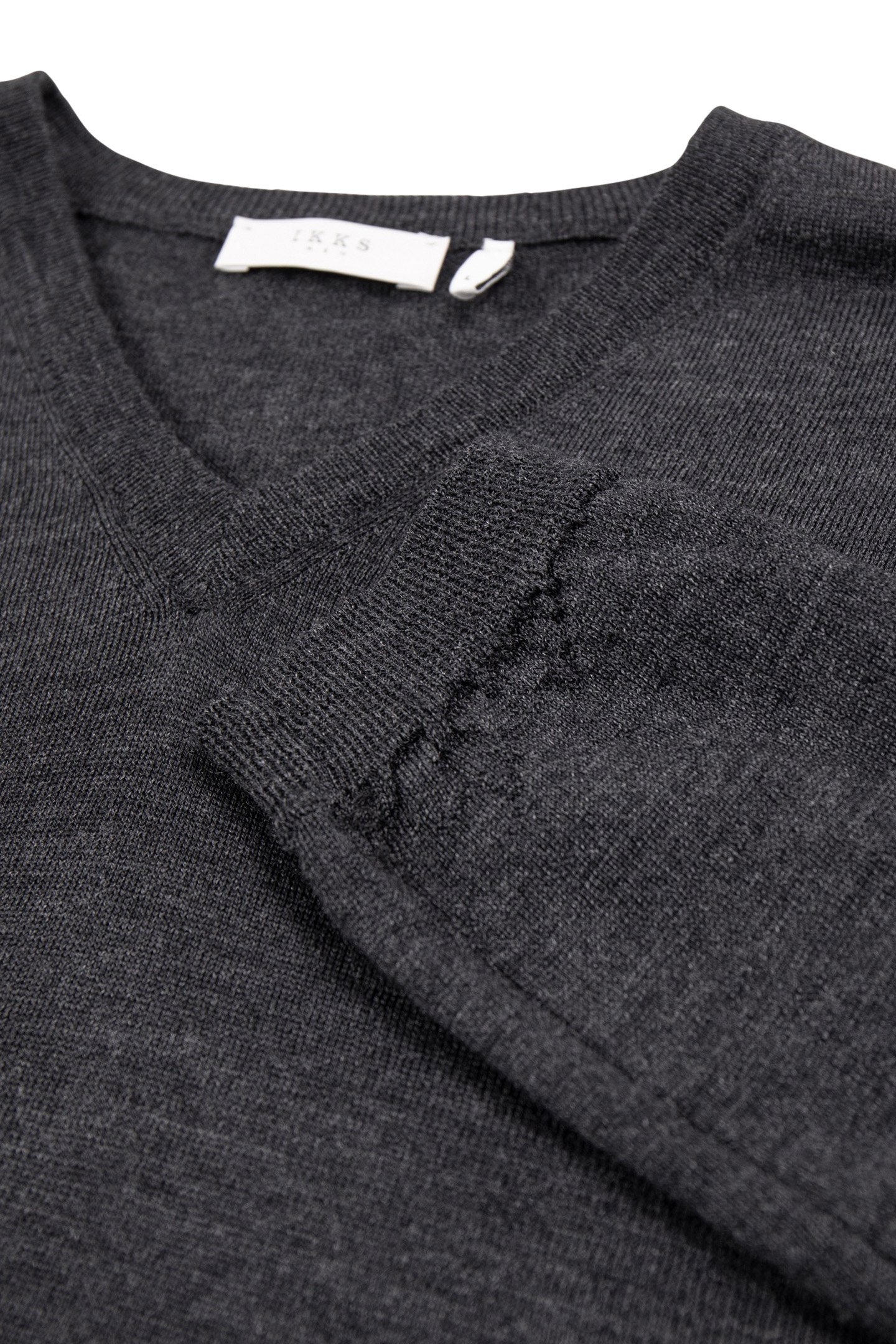 ANTHRACITE V-NECK KNIT SWEATER 4