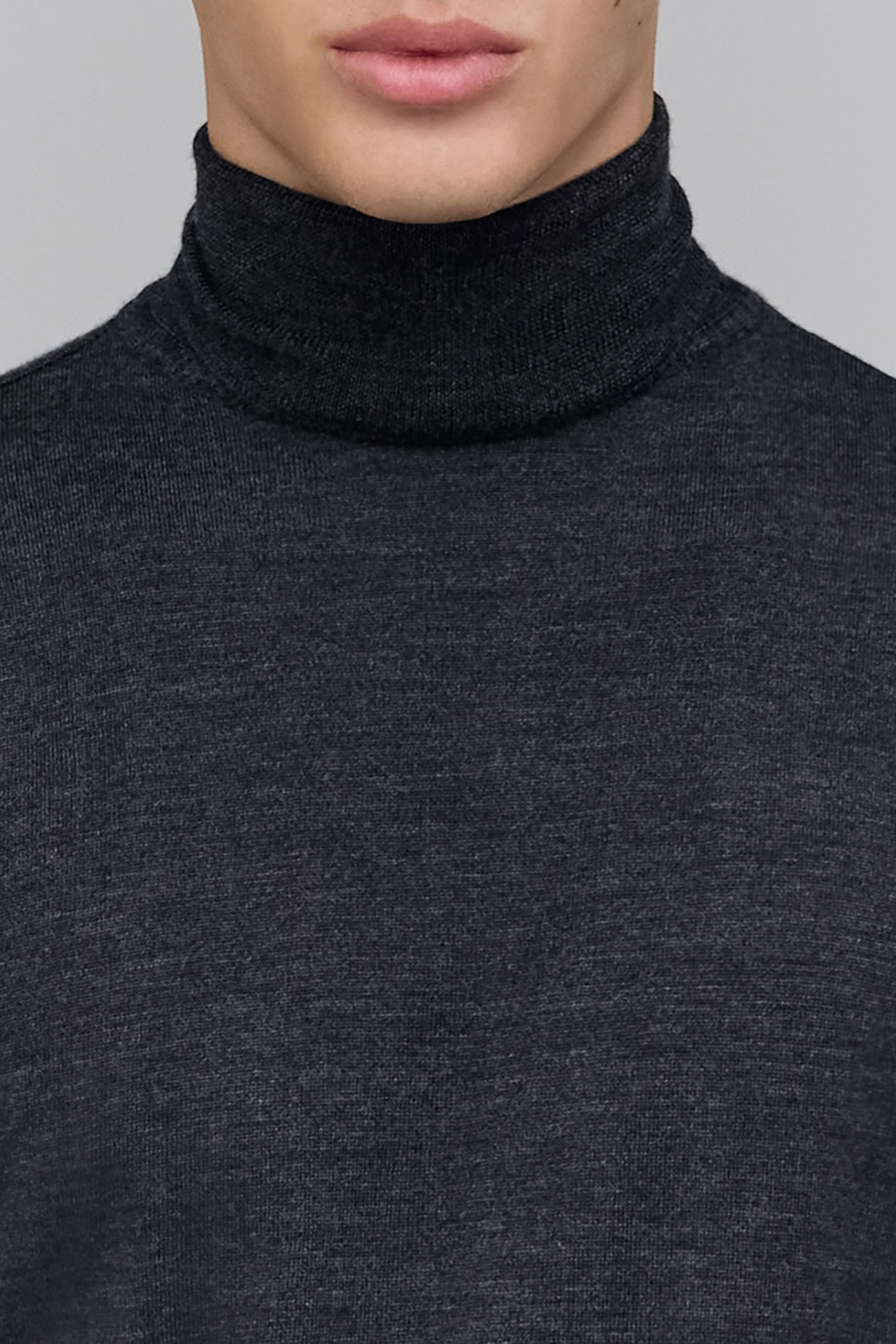 ANTHRACITE TURTLENECK KNIT SWEATER 4