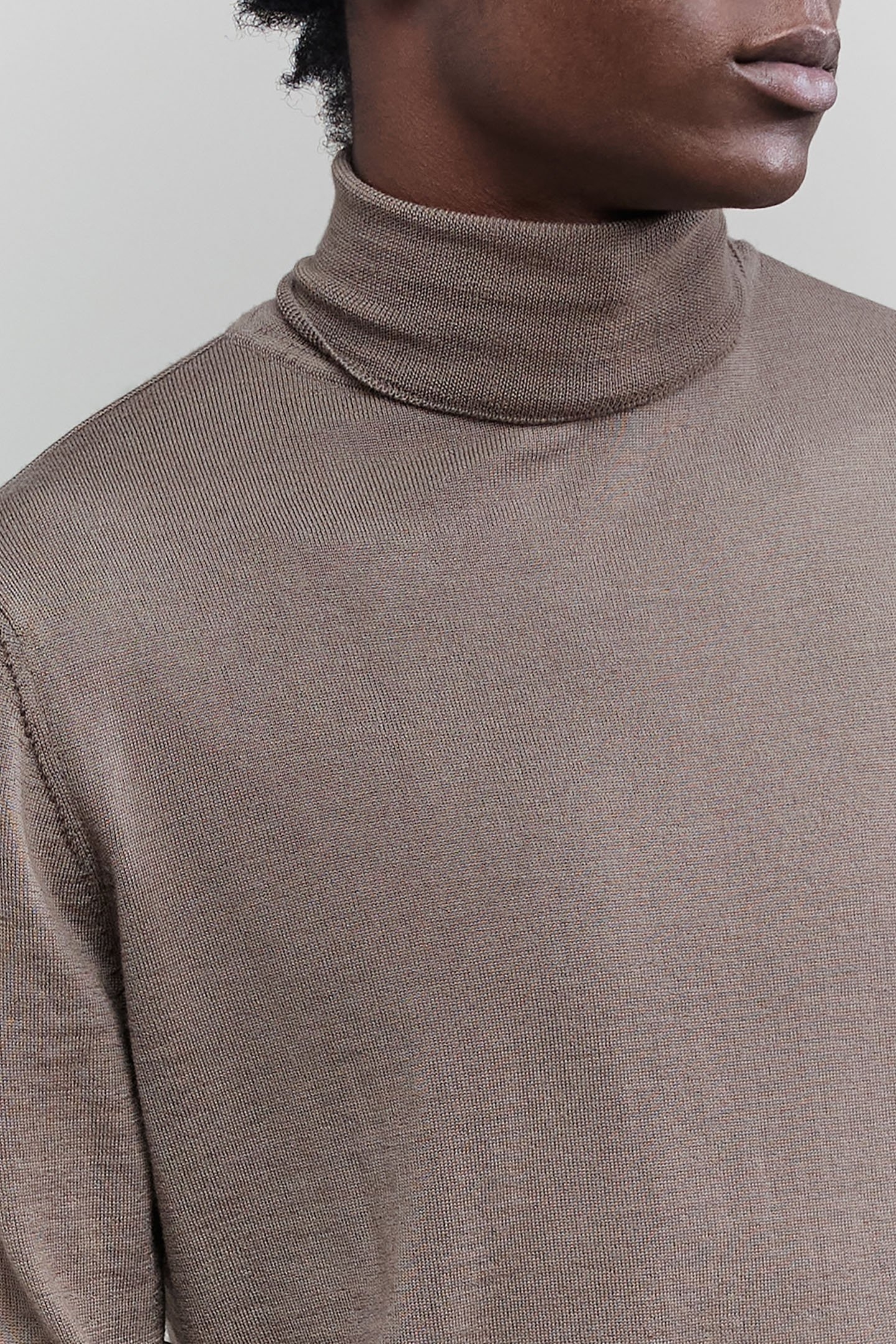 BROWN TURTLENECK KNIT SWEATER 5