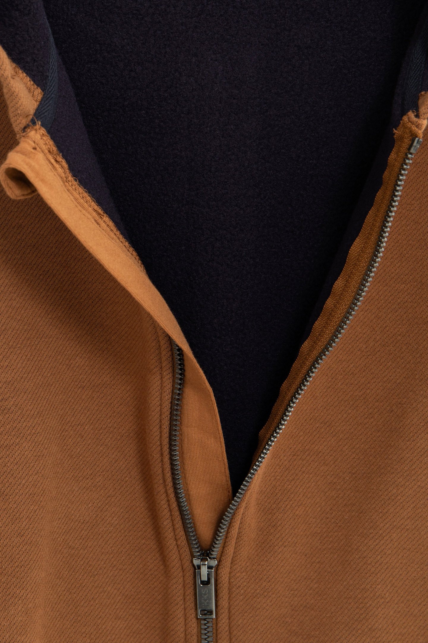 CAMEL CARDIGAN WITH GUM MESSAGE AND BOY'S BACK PICOTS 6