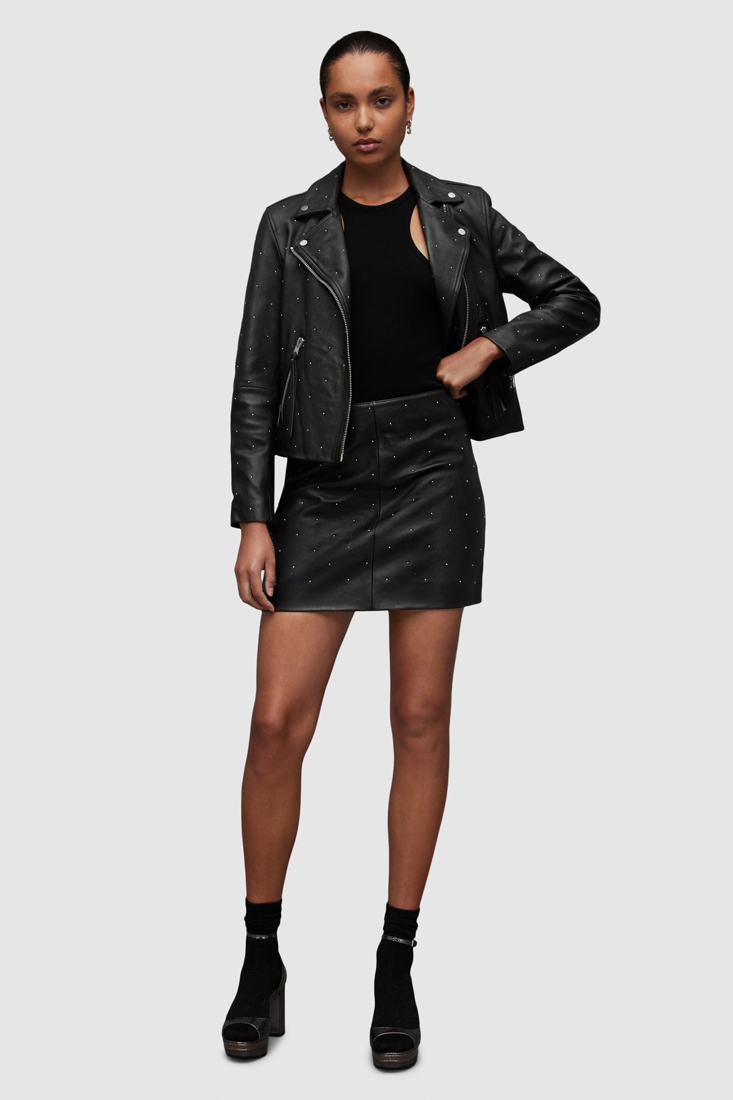 LILA LEATHER PINSTUD BLACK 2