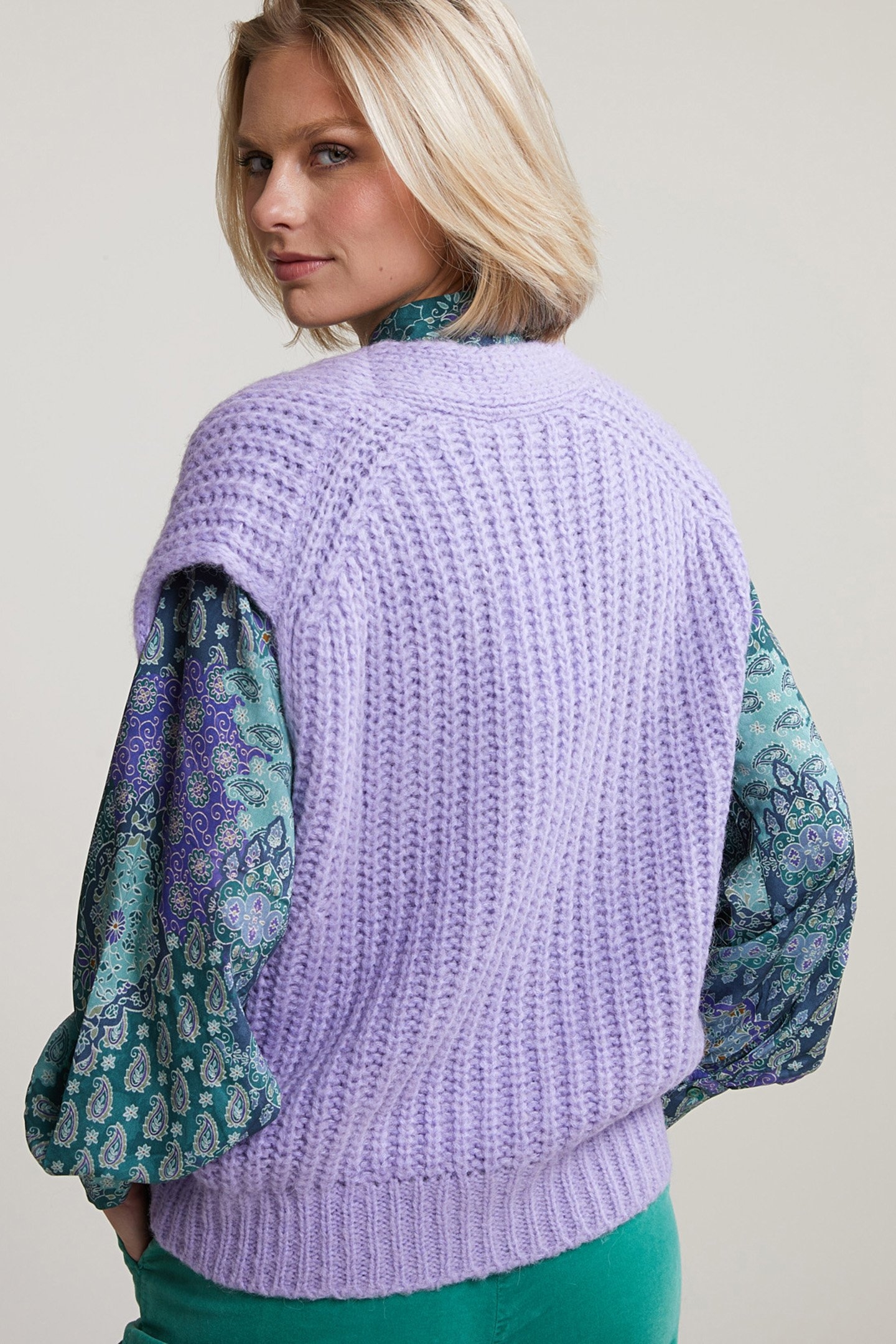 PURPLE BUTTONED V-NECK SPENCER 2