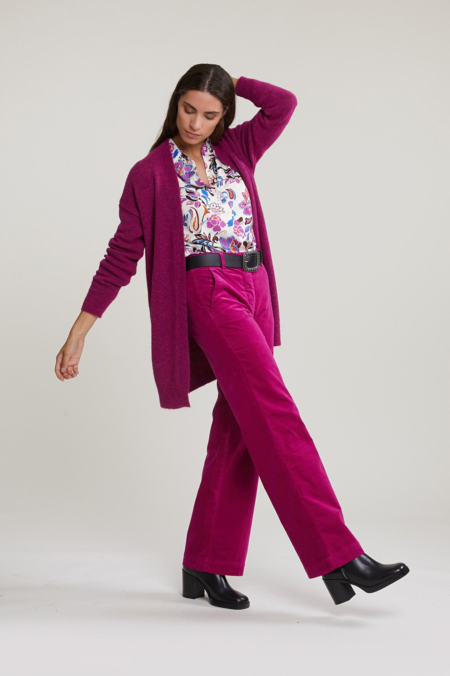 MAGENTA LONG V-NECK CARDIGAN LONG SLEEVES 3