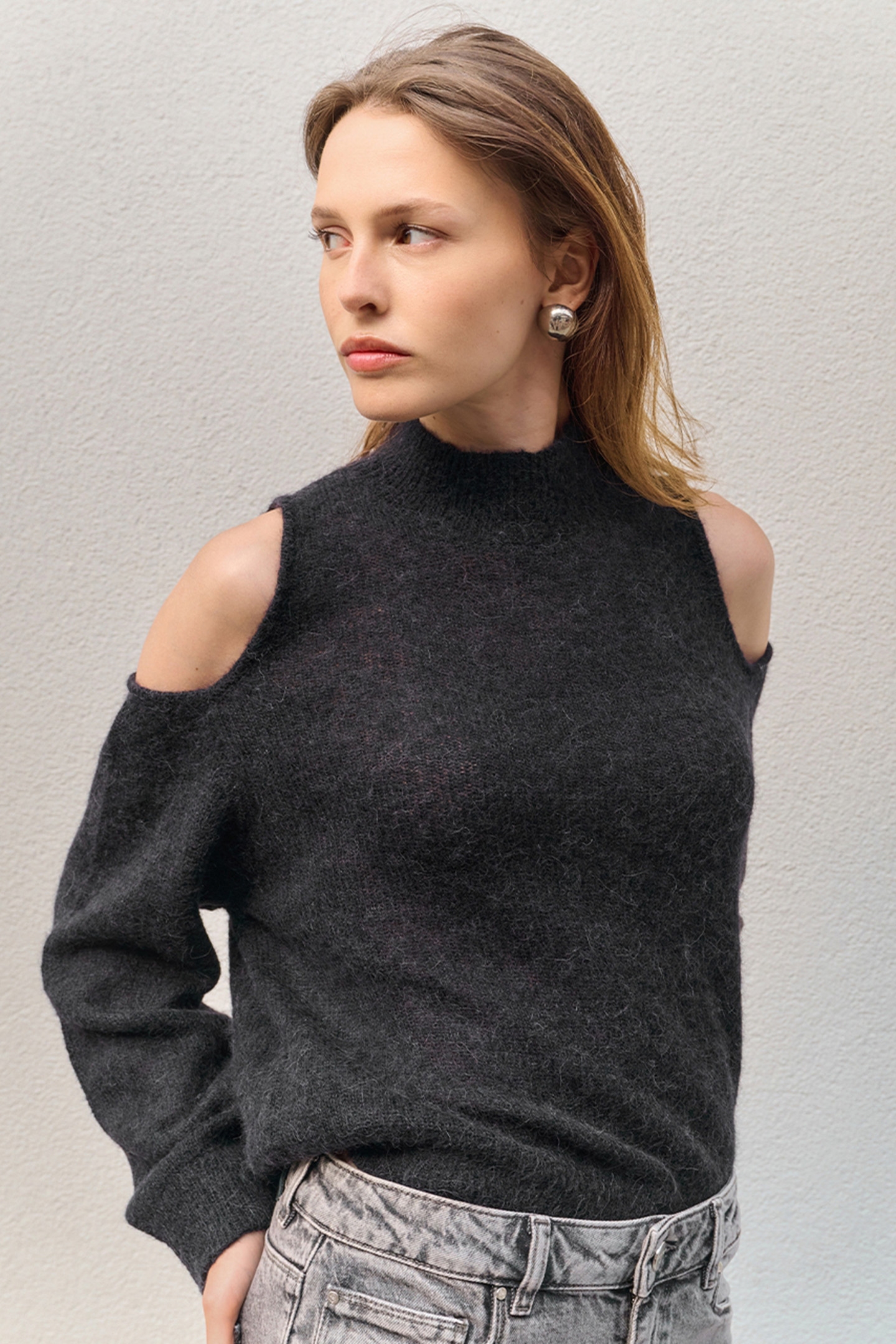 AVIEL OPEN SHOULDER SWEATER RAVEN 1
