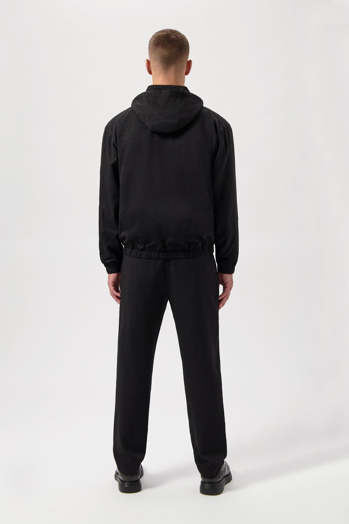 XI HOODED JACKET JET BLACK 3