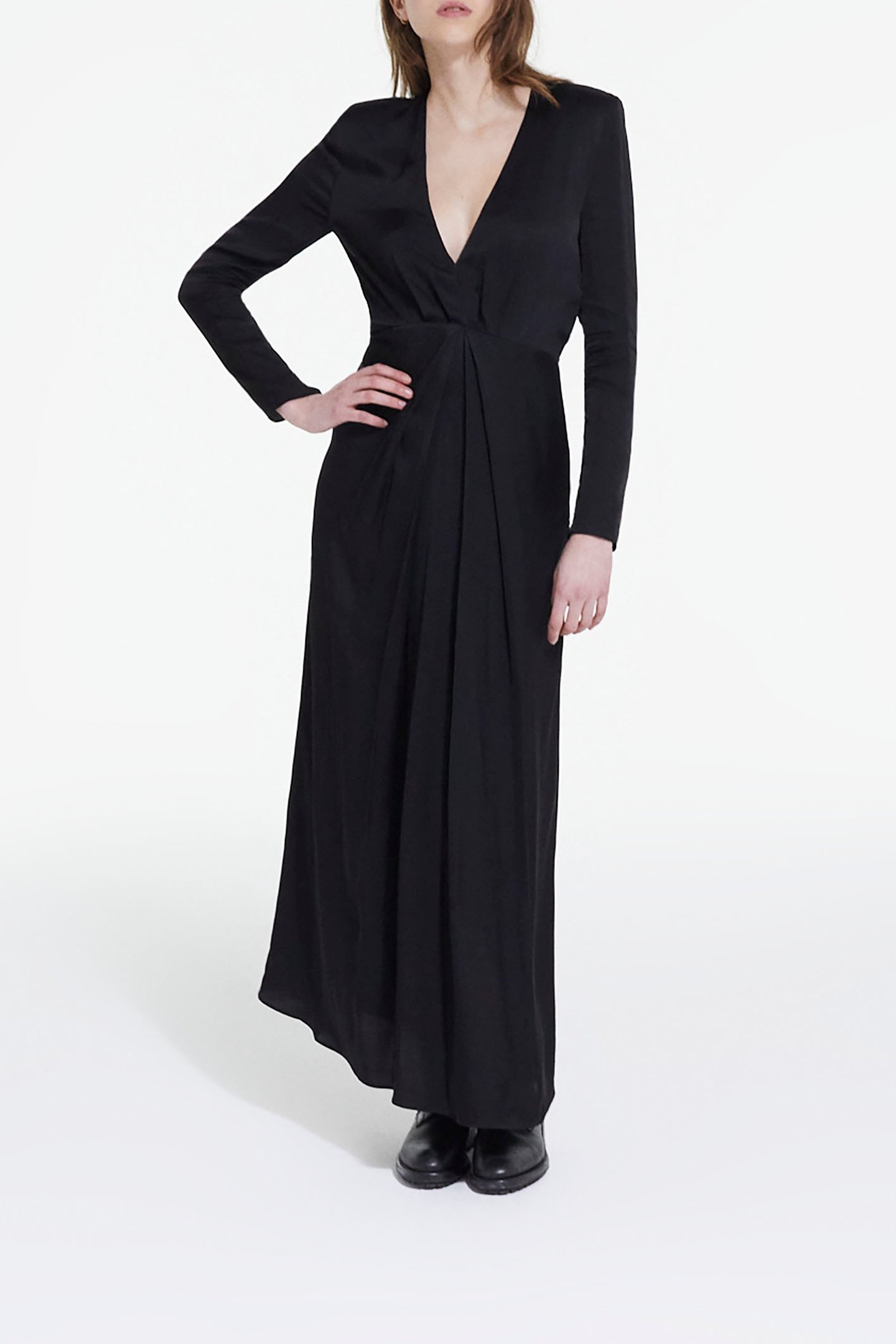 LONG DRESS WITH LONG SLEEVES AND NECKLINE BLACK 1