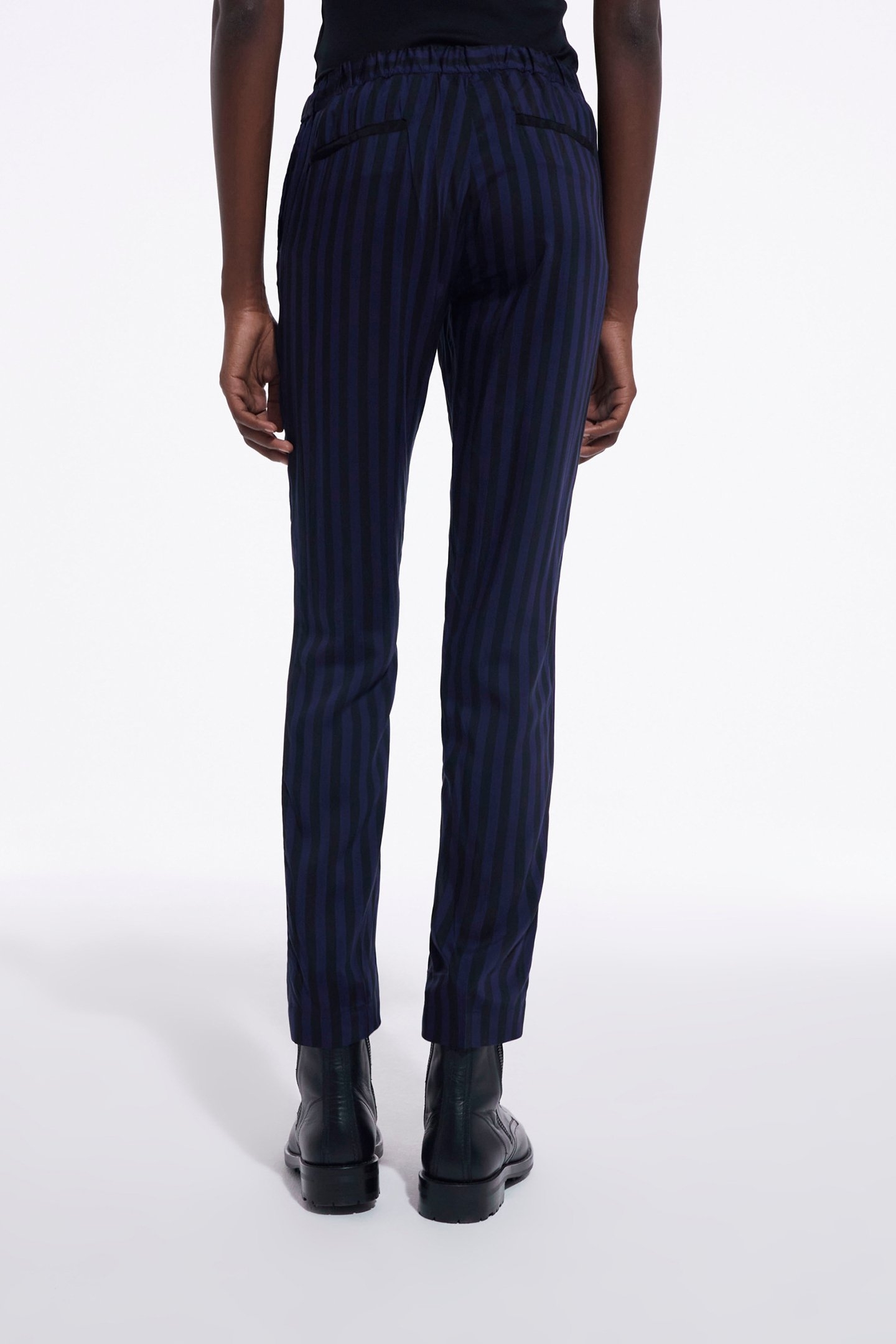 STRAIGHT FLOWING PANTS BLACK NAVY 2