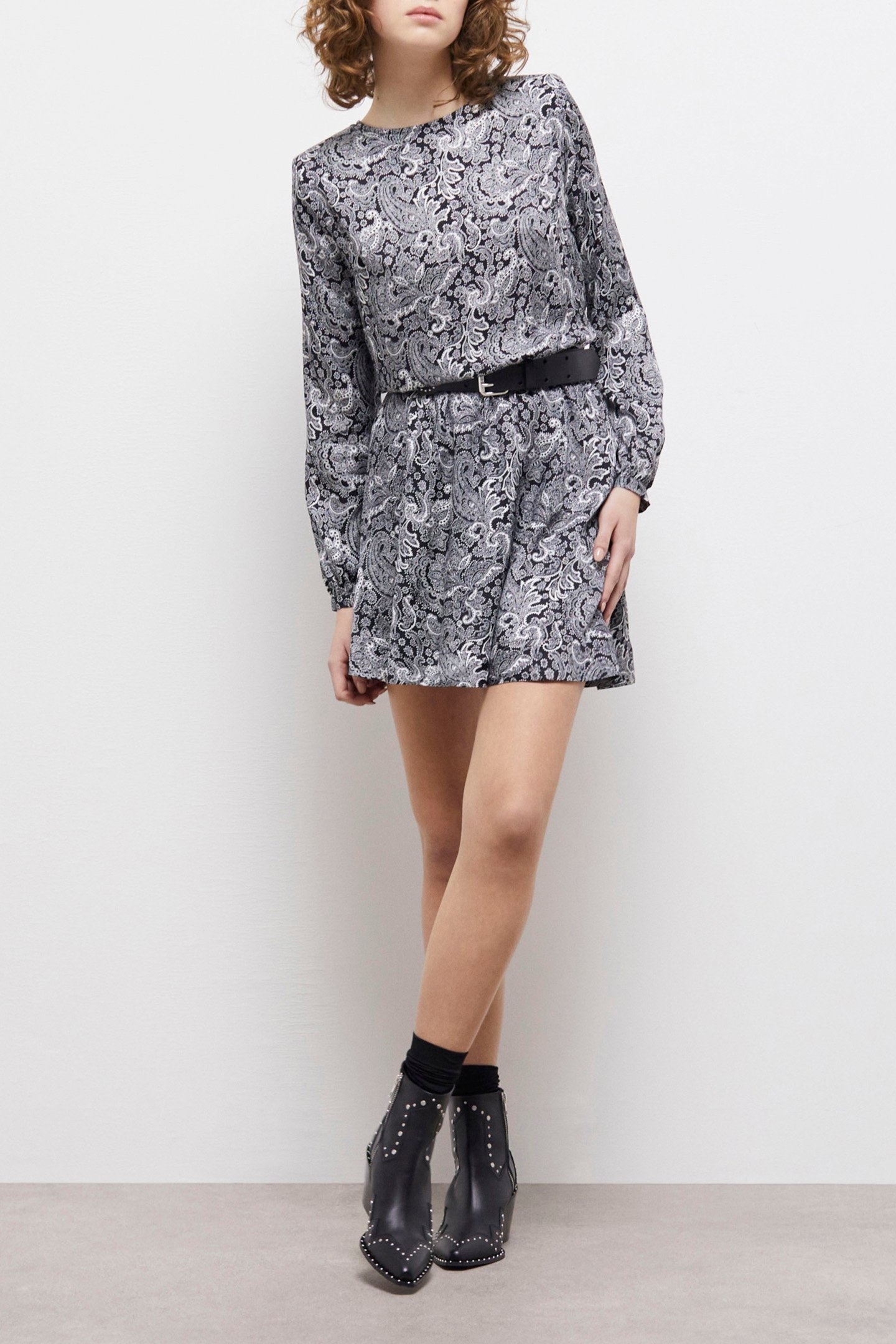 SHORT DRESS WITH LONG SLEEVES BLACK WHITE 5