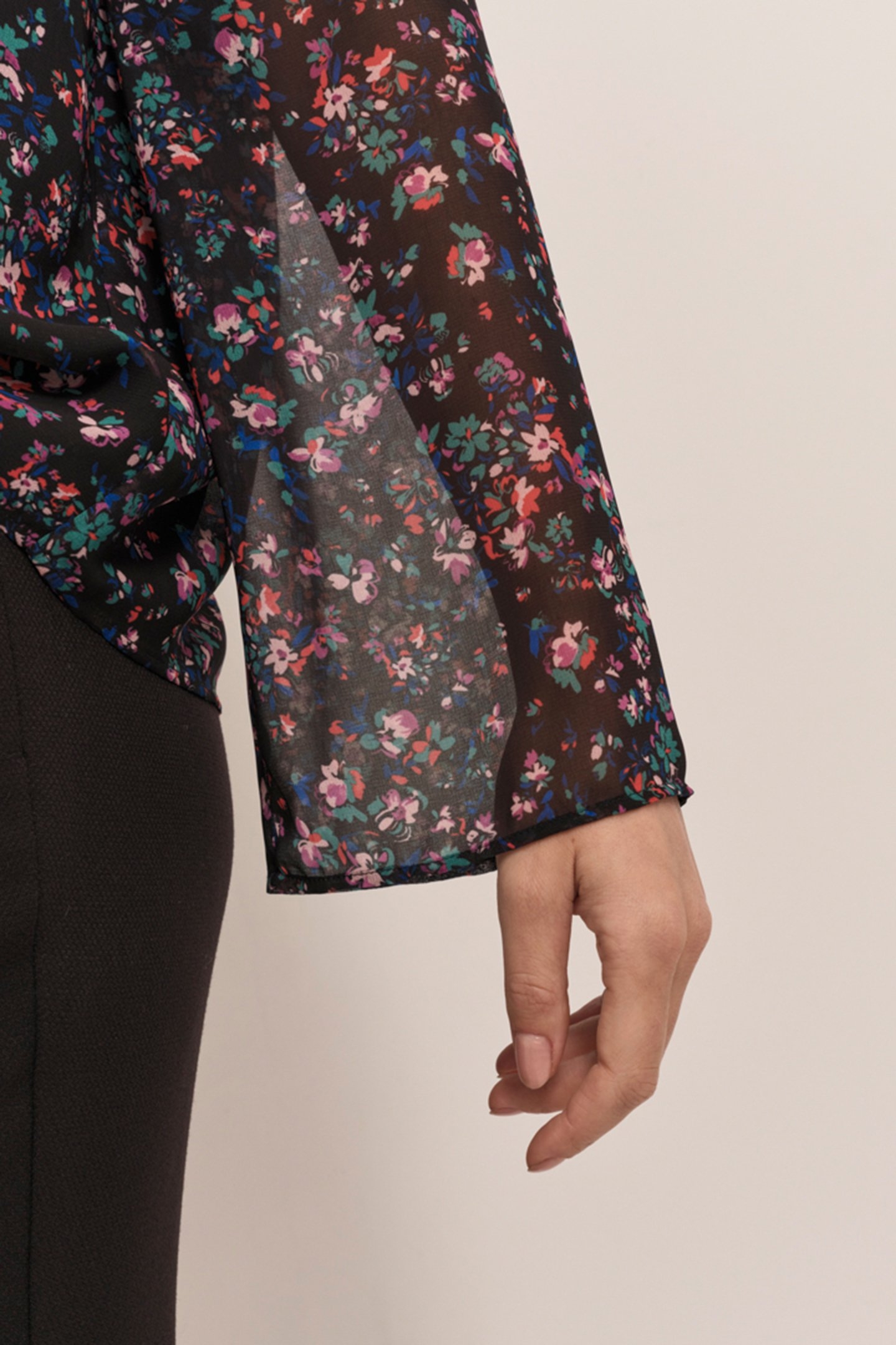 CERYX - BLACK BLOUSE WITH NIGHT GARDEN PRINT 5