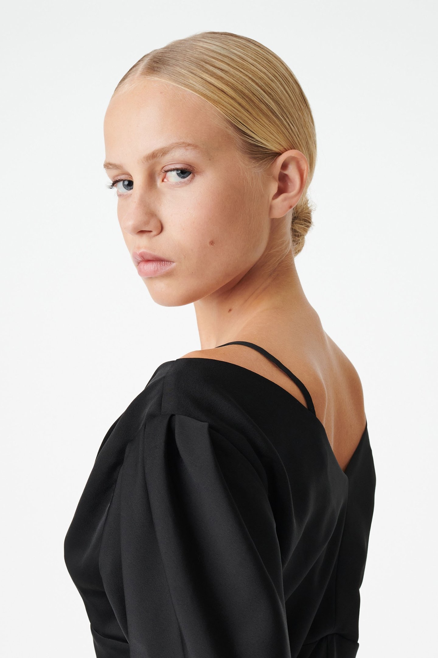 GUYAPI DRESS BLACK 5