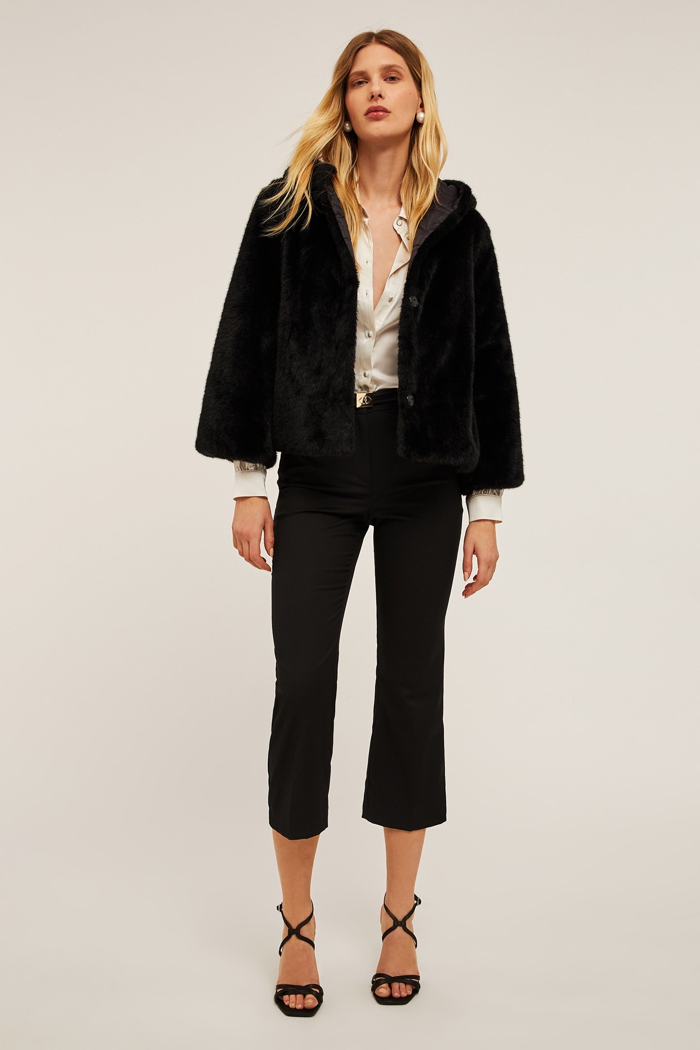 REVERSIBLE TEDDY CAPE WITH HOOD BLACK 3