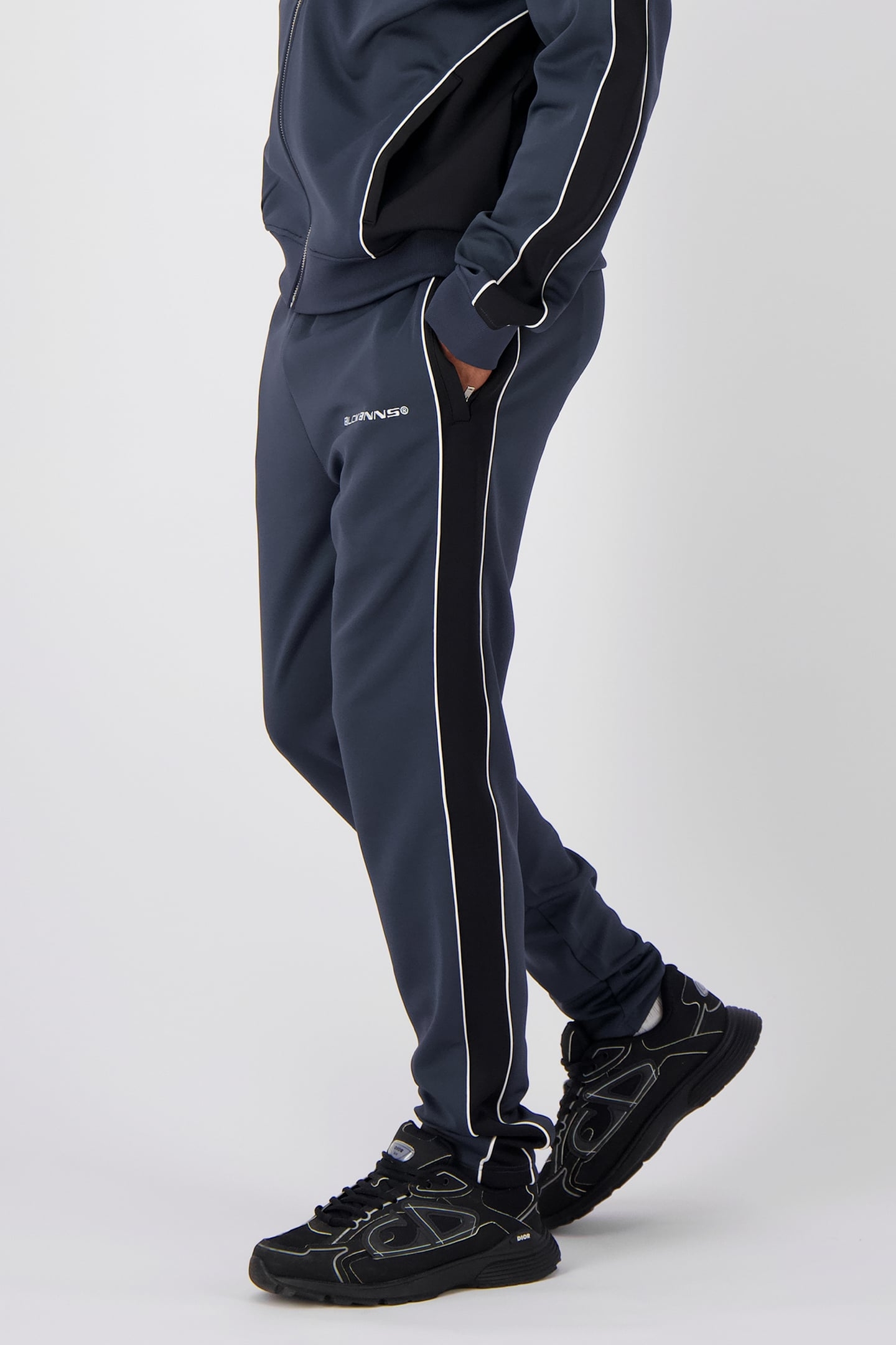 PANEL-V1 TRACKPANTS CHARCOAL 6