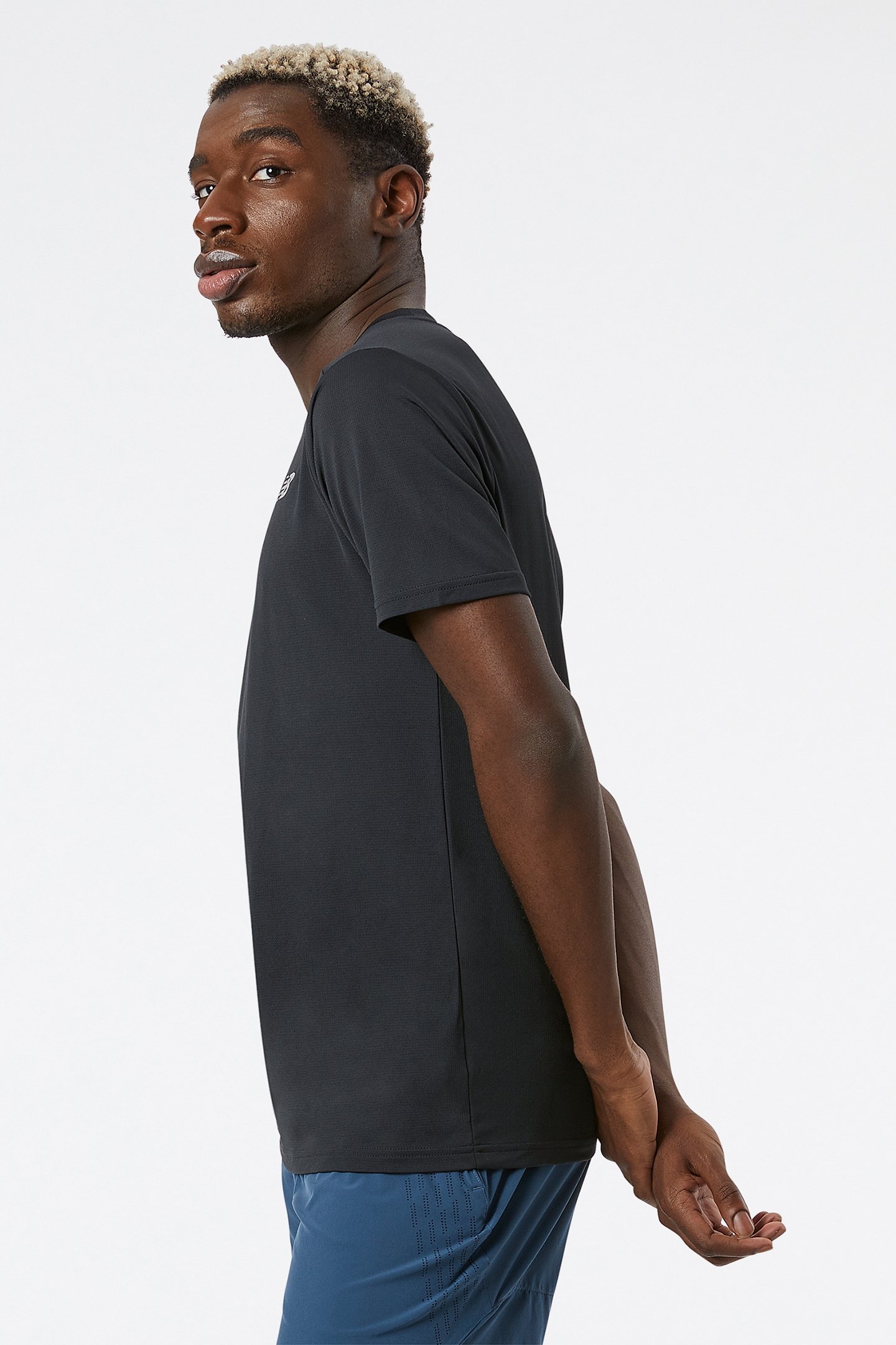 CORE RUN SHORT SLEEVE BLACK 5