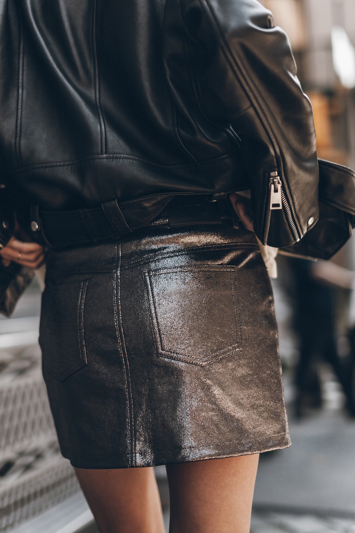 THE SILVER COATED LEATHER SKIRT 3