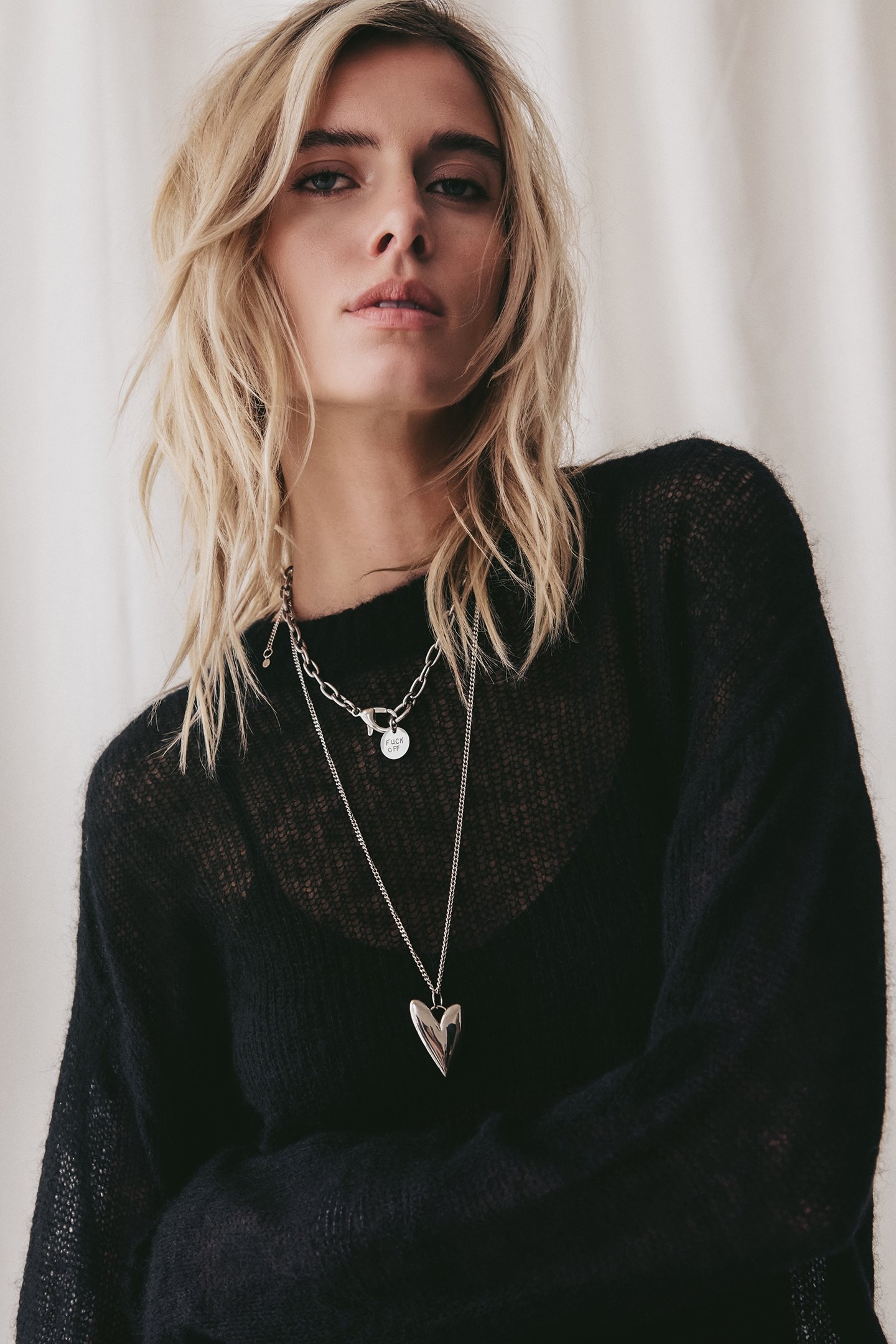 THE BLACK FINE KNITTED SWEATER 3