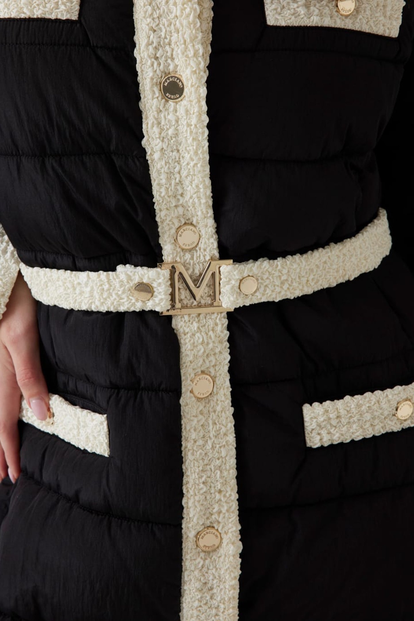 LONG CECILIA BELTED BLACK AND WHITE 6