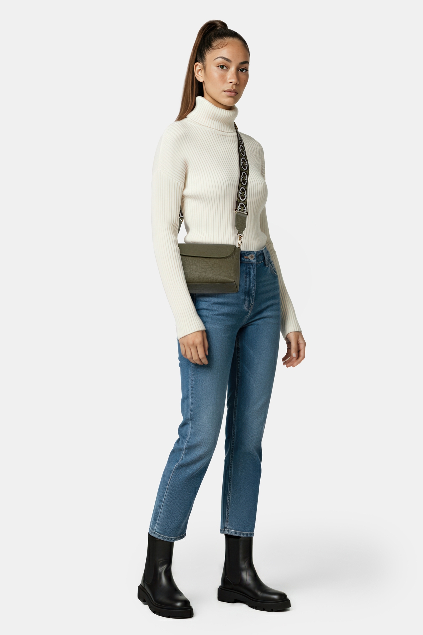 CROSS BODY BAG IN GRAINED LEATHER 1