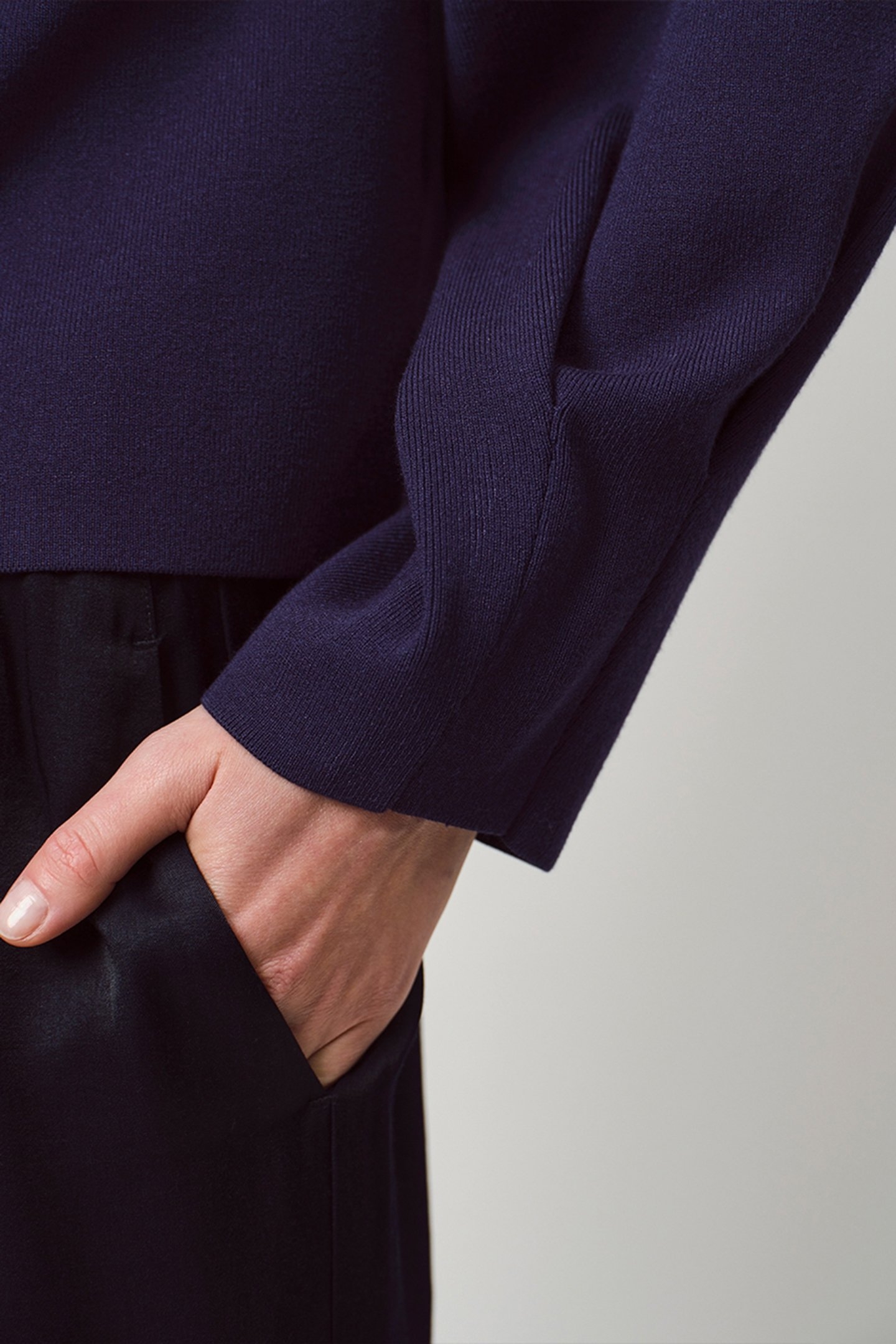 RESLY CUT OUT BOW SWEATER SAPPHIRE 5