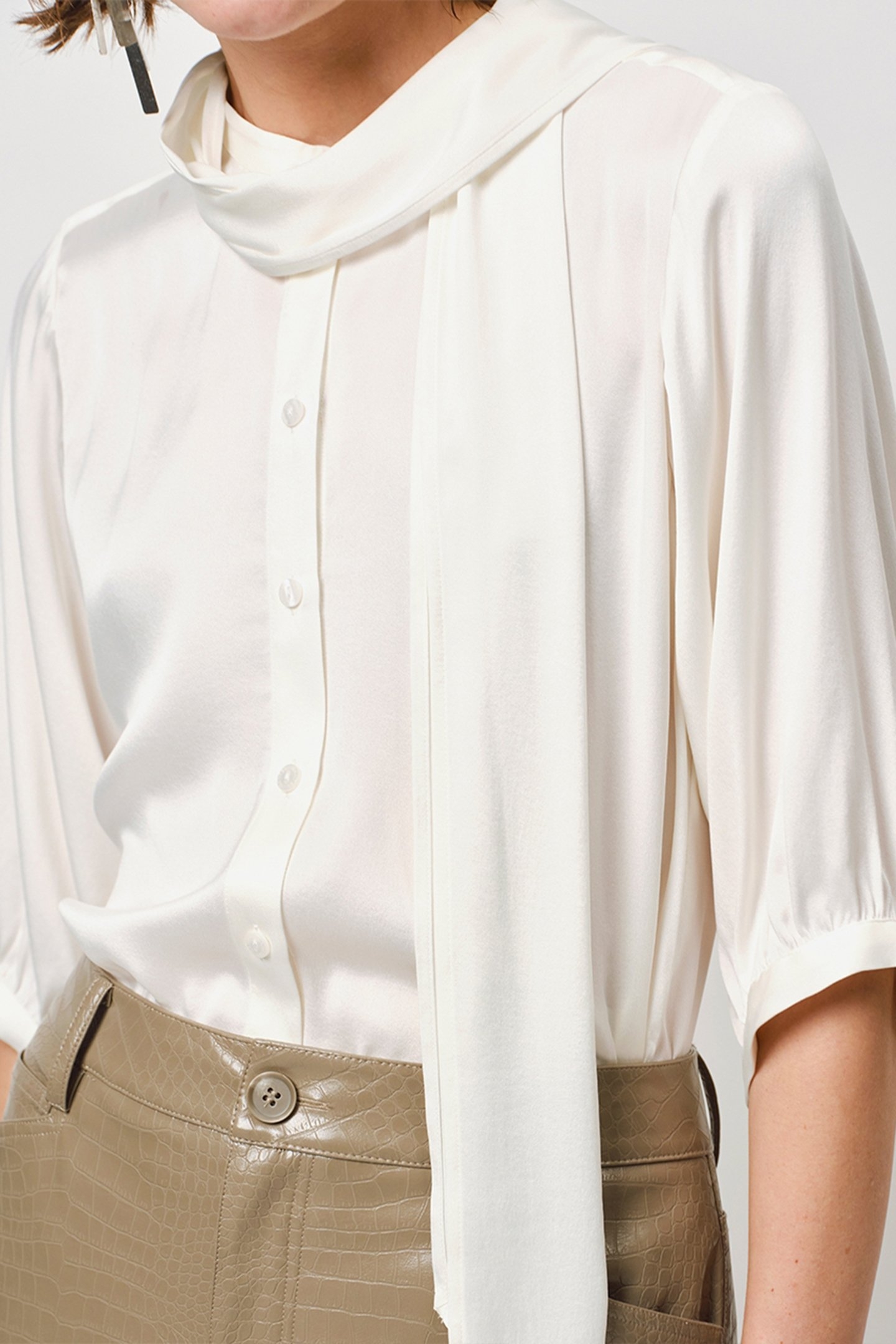 VAILA SILK SCARF BOW BLOUSE ECRU 5