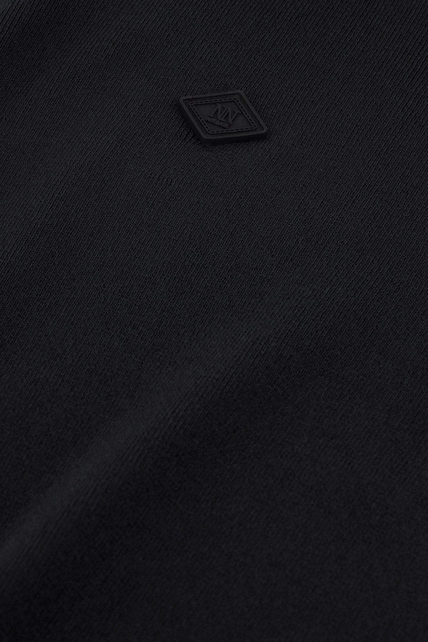 OSSI PULLOVER BLACK 4