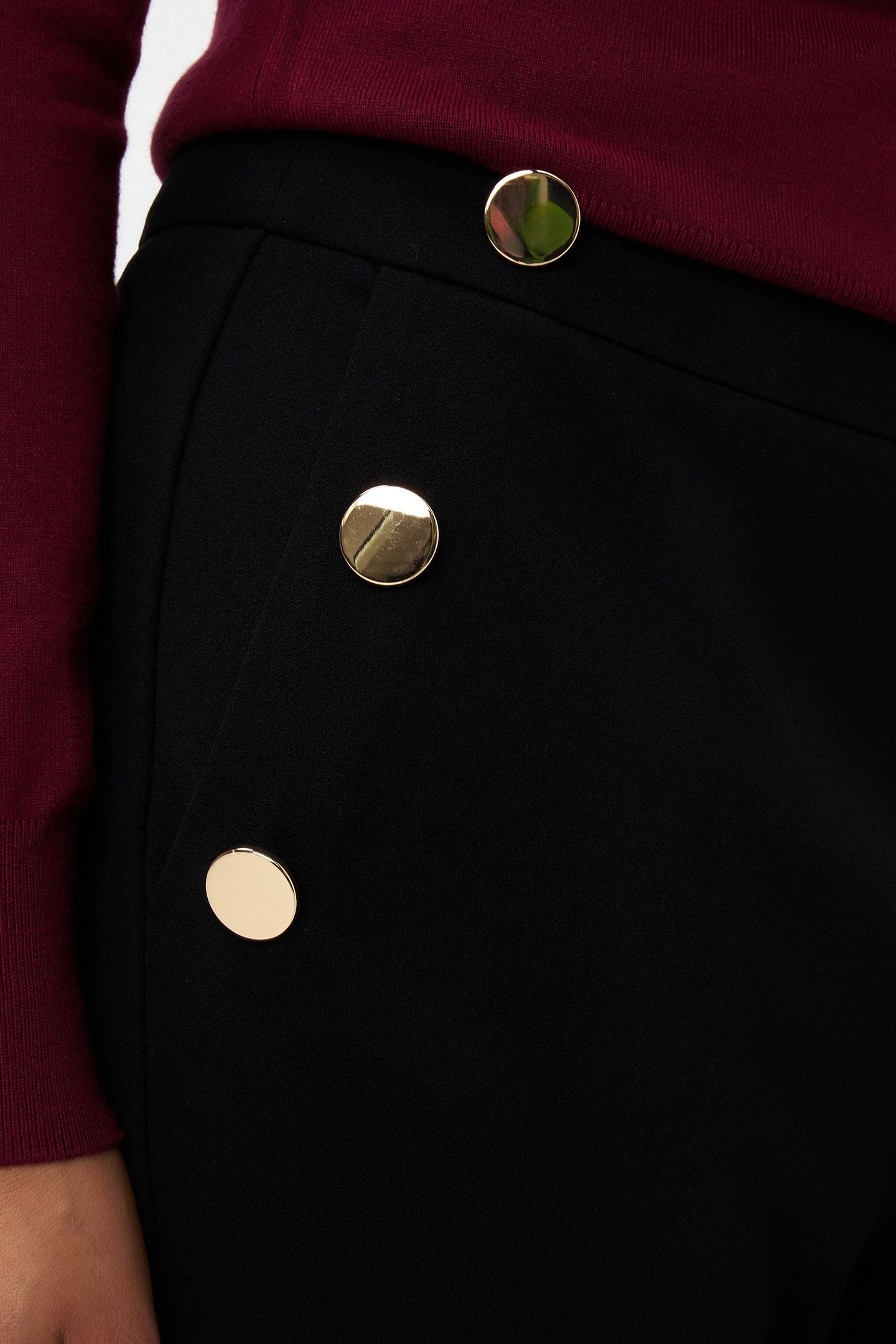 TROUSERS BUTTONS BLACK 7