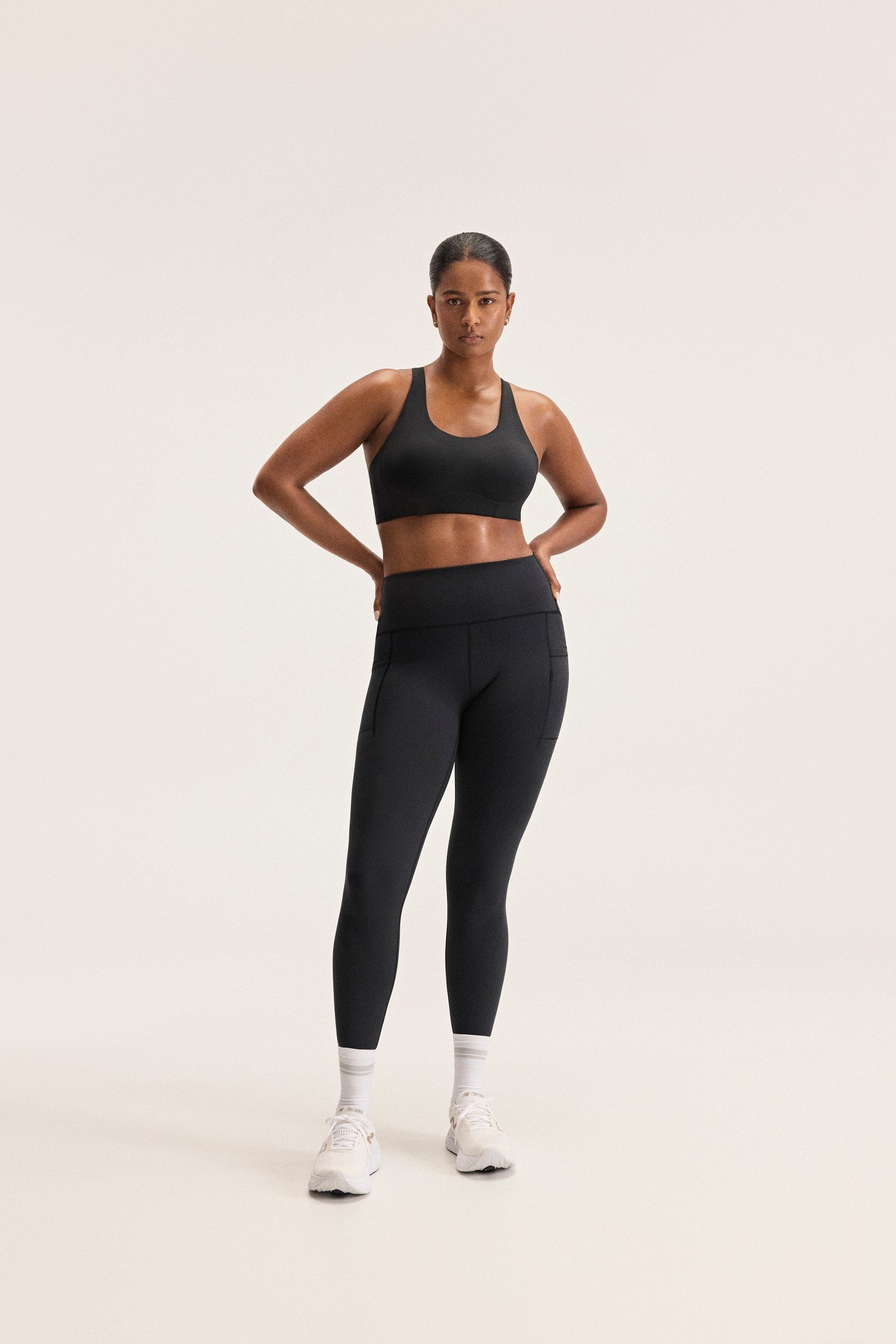 SLEEK POCKET HIGH RISE LEGGING BLACK (BK) 1