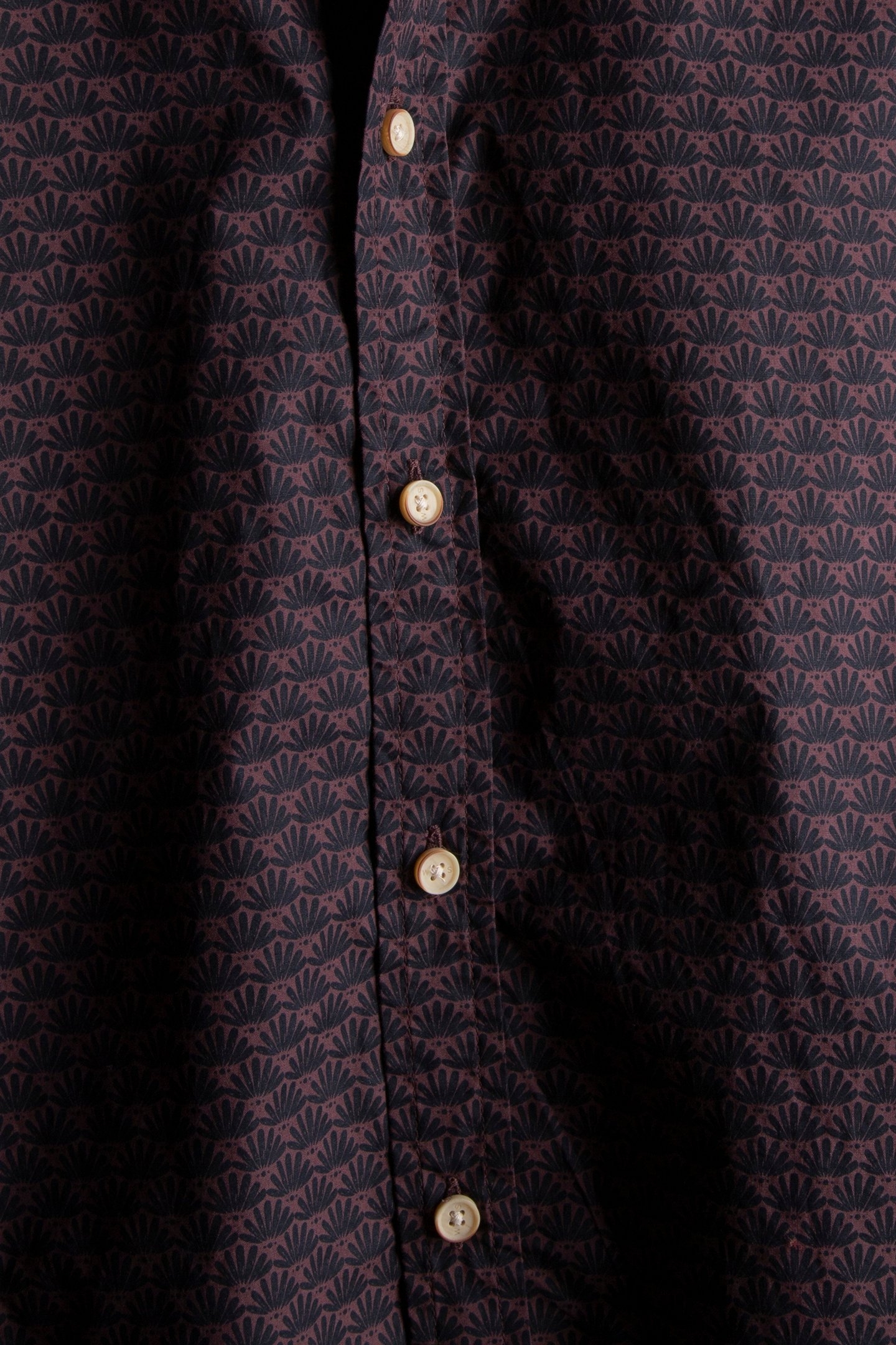 LS FAN GEO PRINT SHIRT PLUM MULTI 4