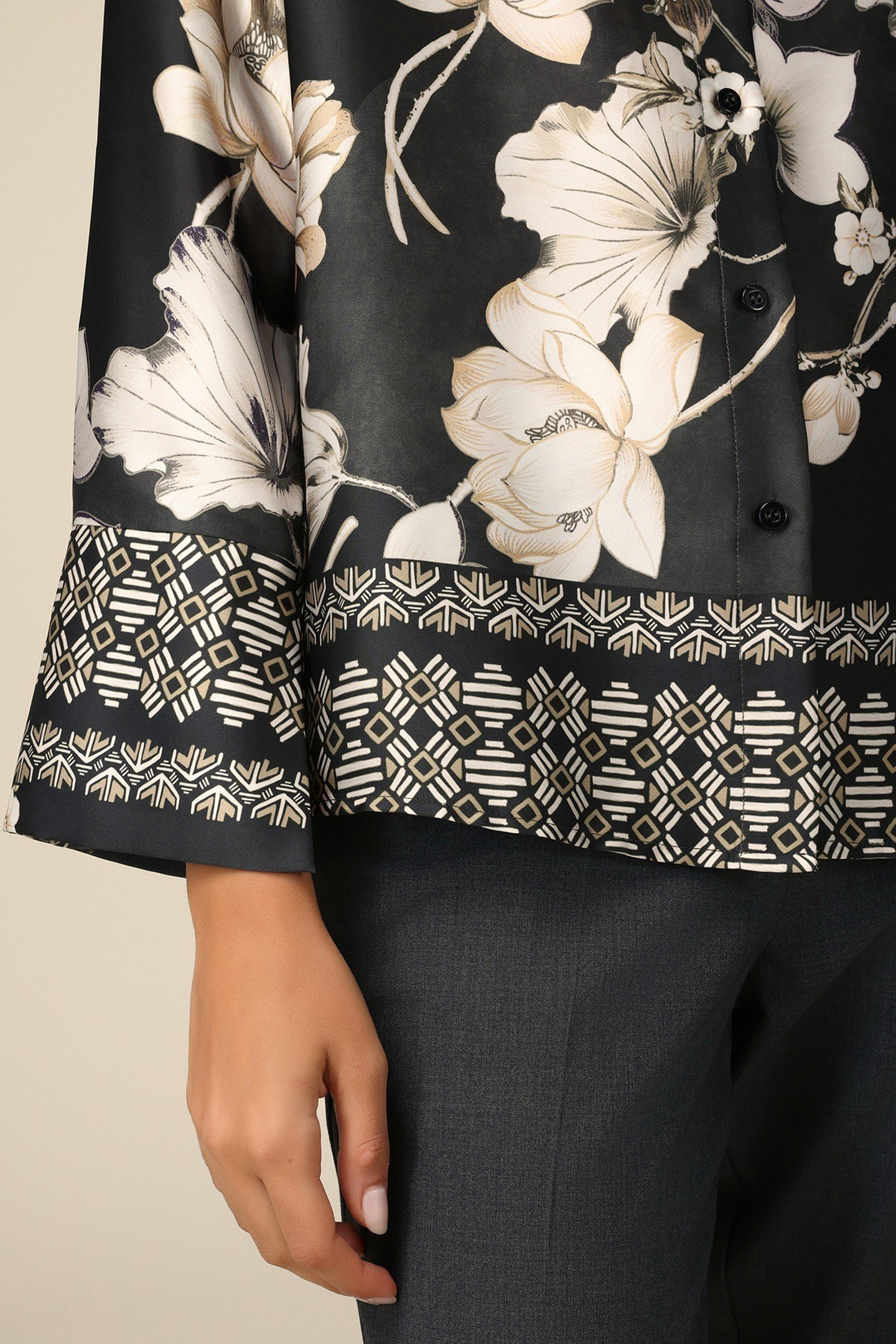 FLORAL SATIN SHIRT BLACK 4