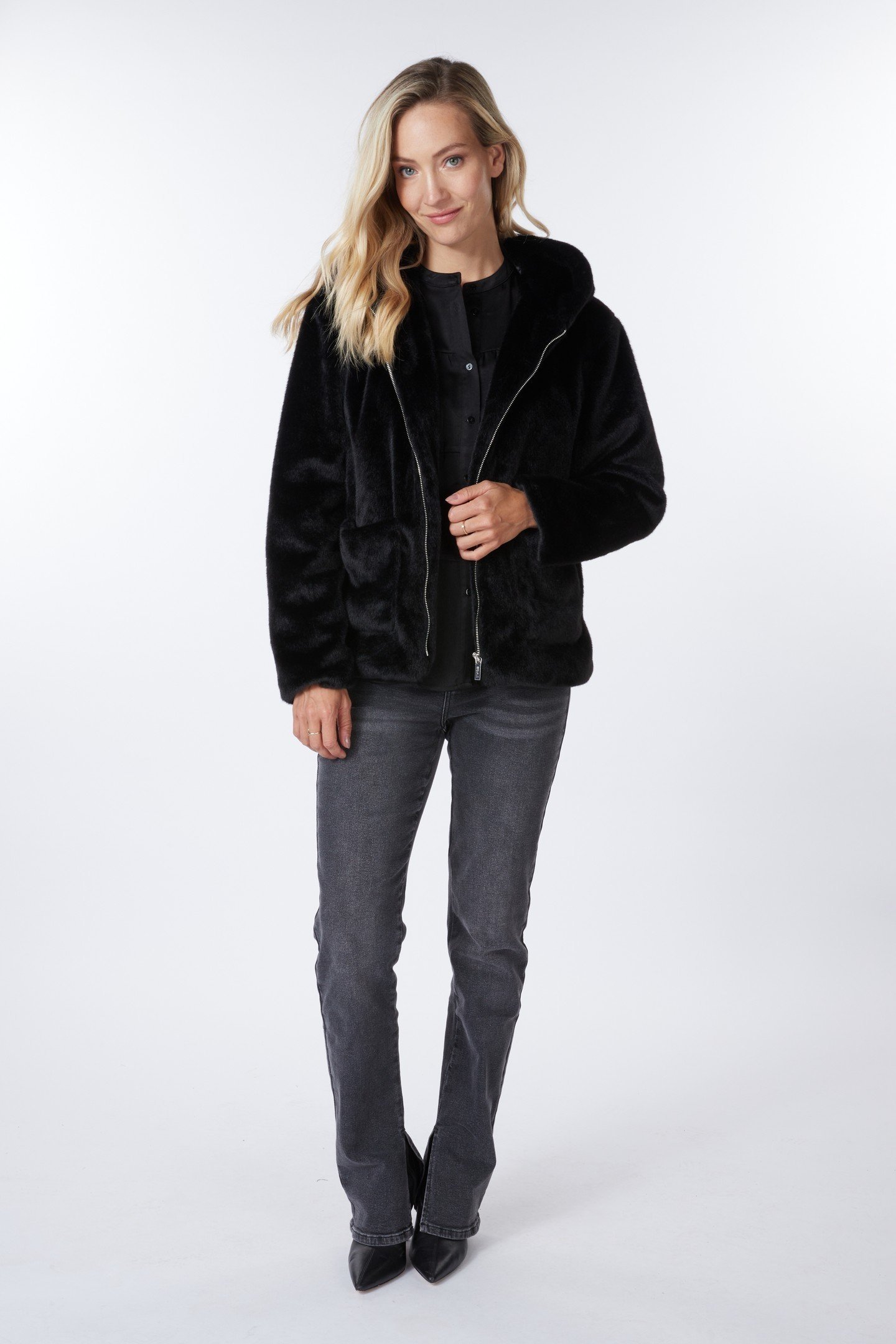 COAT SHORT HOOD FAKE FUR BLACK 1