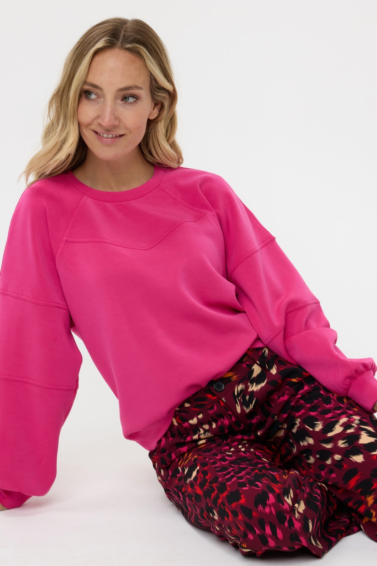 SWEATER “V” SEAMS MODAL CERISE PINK 2
