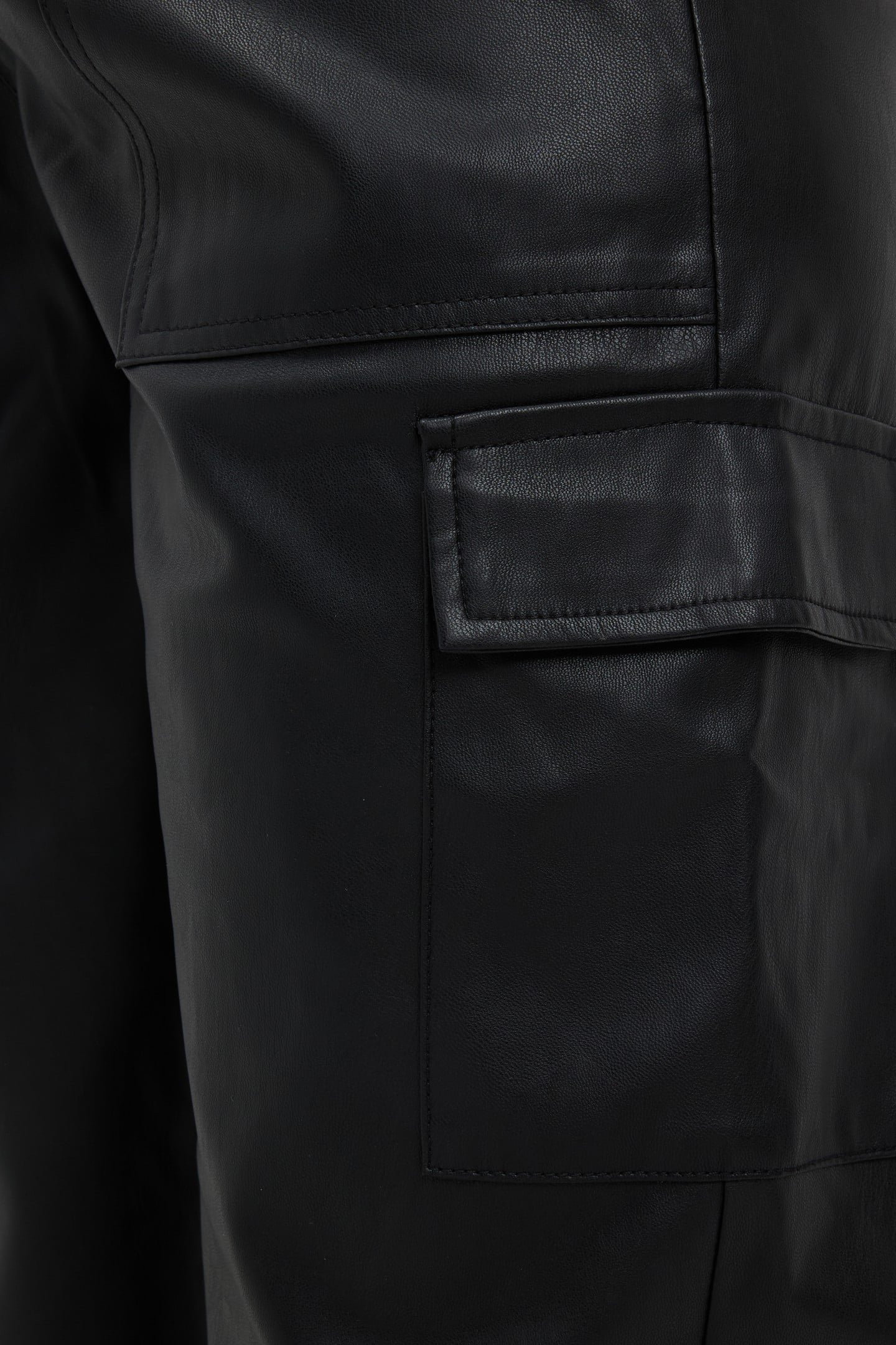 TROUSERS CARGO VEGAN LEATHER BLACK 8